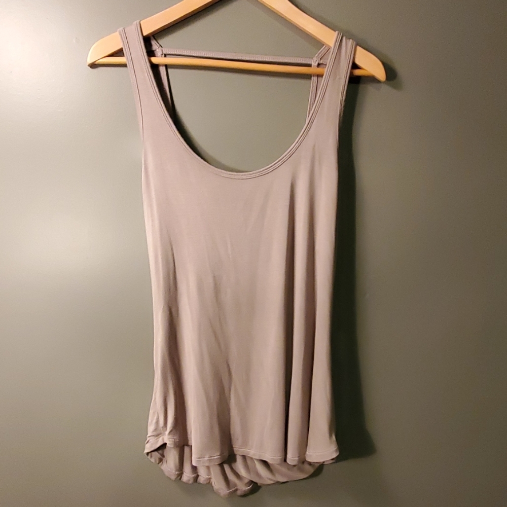 Beyond Yoga taupe swish back tank size M